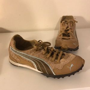 Puma casual low sneaker in tan and blue sz 7.5